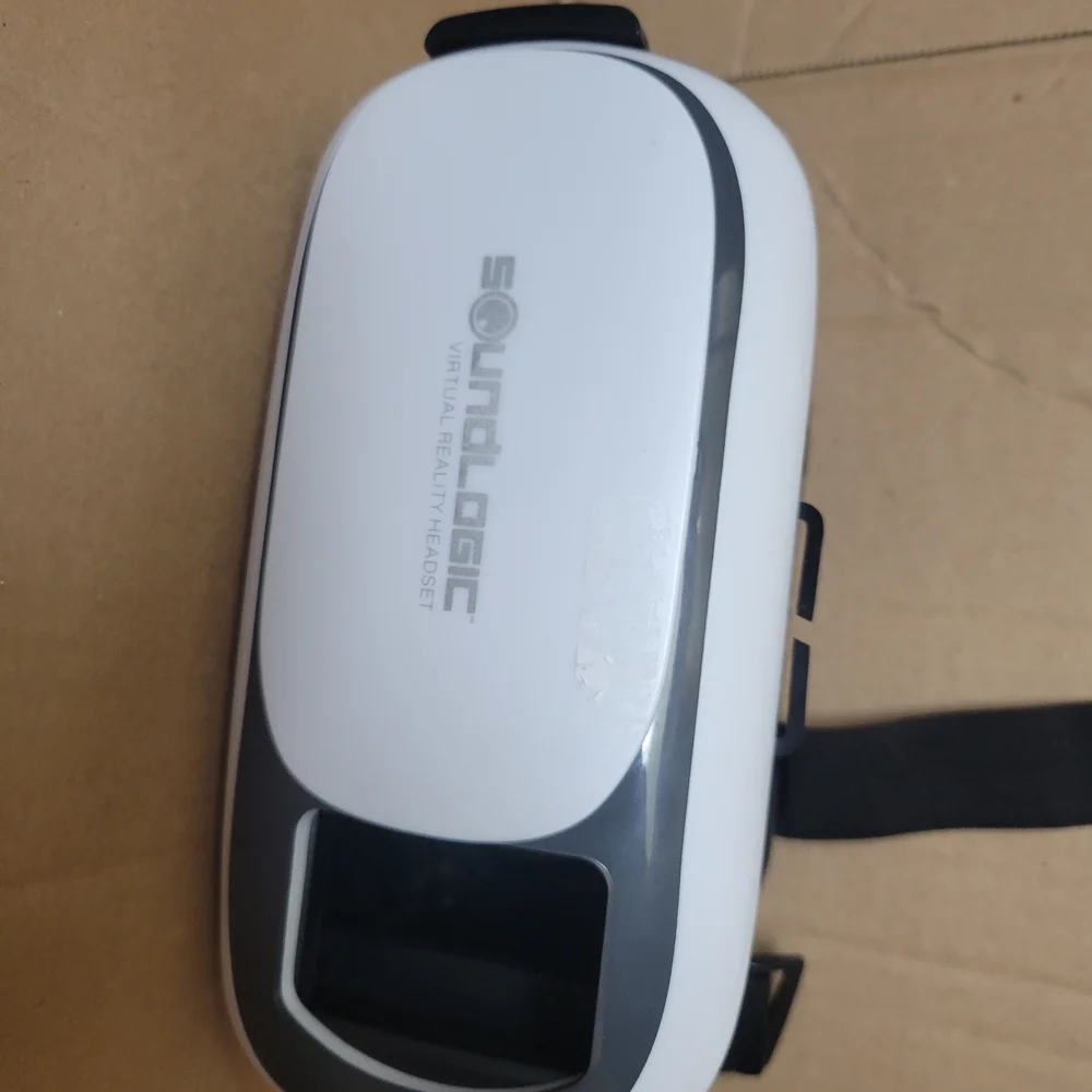 SoundLogic Virtual Reality Headset in White and Black